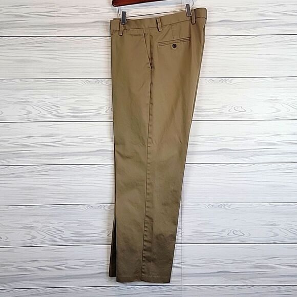 Dockers classic chino straight leg pants in tan Men's Size 36X32 - Picture 1 of 13